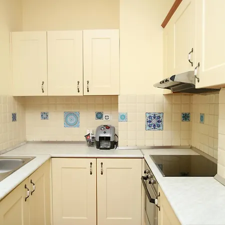 Fm 3 Apartment *