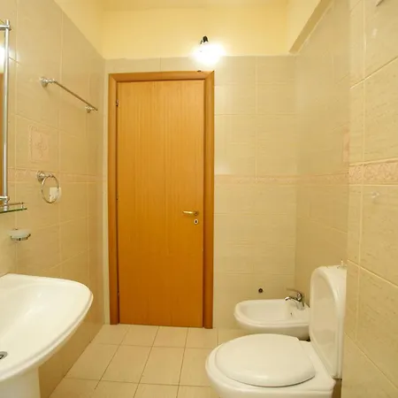 Apartment Fm 3 *