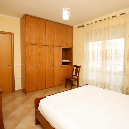 Apartment Fm 3 *